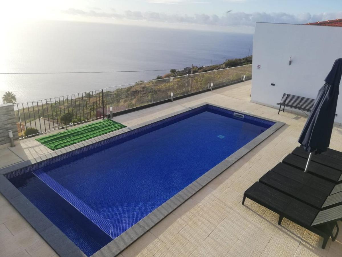 Majestic Seaview Villa ファハ・ダ・オヴェルハ エクステリア 写真